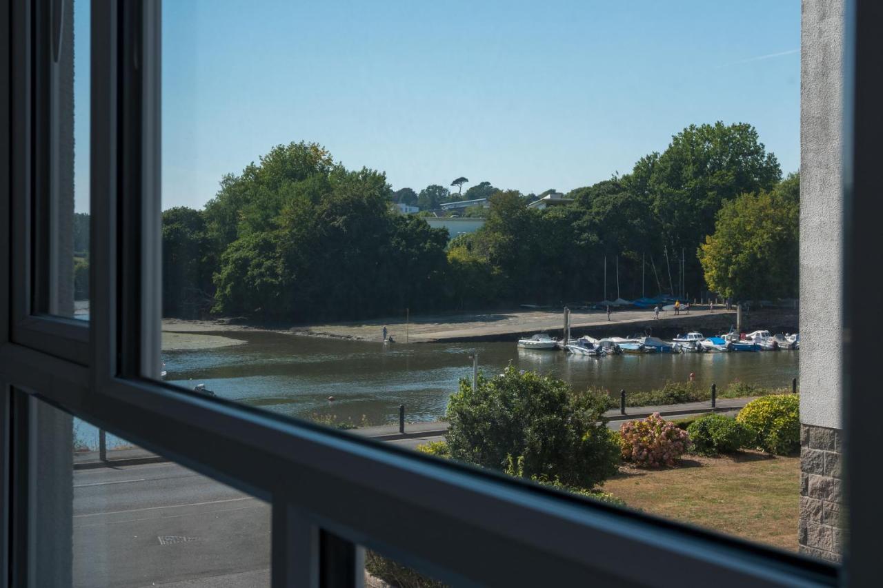 Riverside Apartment With Views And Parking Kingsbridge  Esterno foto